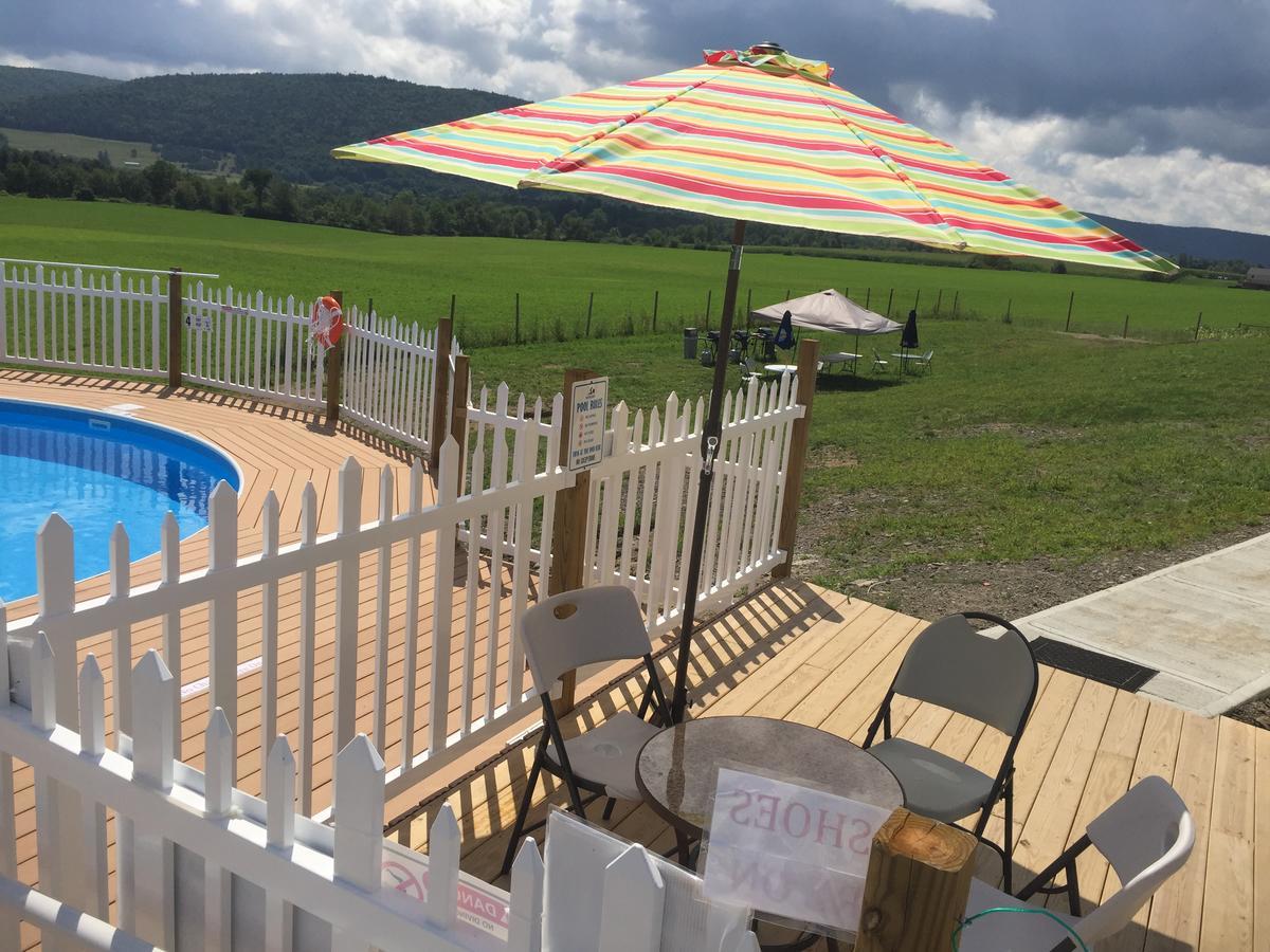 Hotel Apple And Cooperstown Area