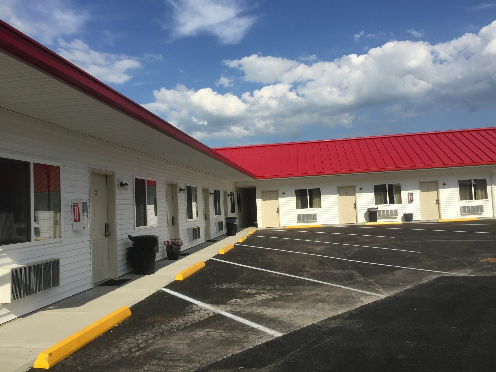 Apple And Cooperstown Area Hotel